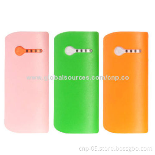 USB Battery Charger with 4,400mAh Capacity, Used for Mobiles/GPS/MP3/MP4 Players and Tablet PCs